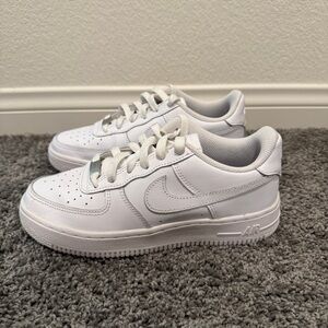 Air Force 1’s 🤍 Size 5 Youth